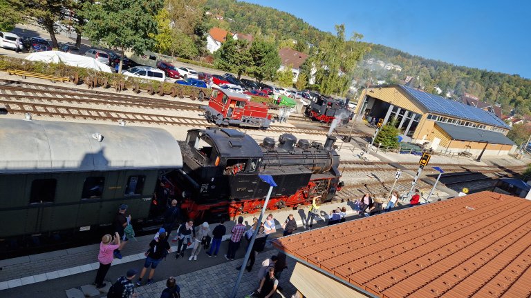 Zugwechsel in Münsingen: T3 kam an, die Hz übernimmt